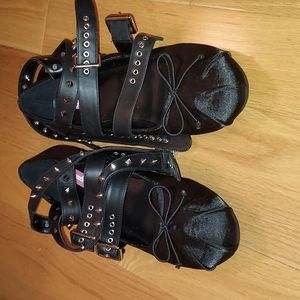 Black scrappy ballet slippers